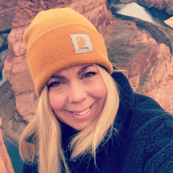 Meet your Posher, Jenn - Picture 3 of 6